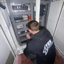 Commercial Electrician Fusebox Work
